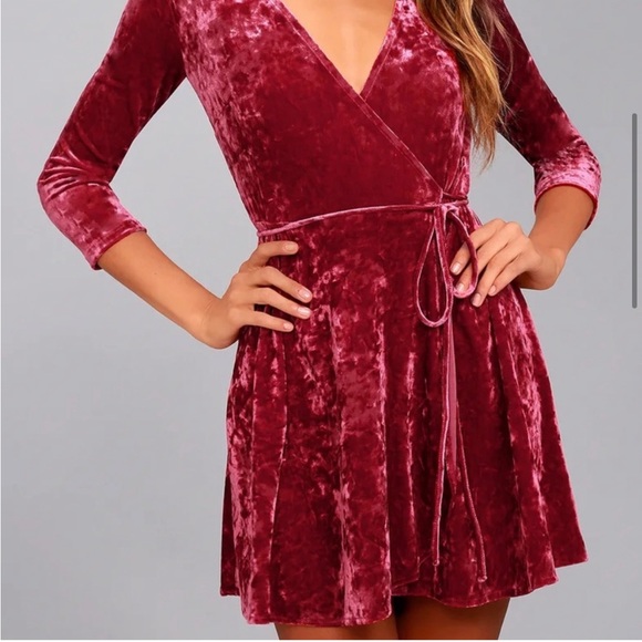 Lulus Blue Large Velvet Wrap Dress 💙 - Picture 5 of 5